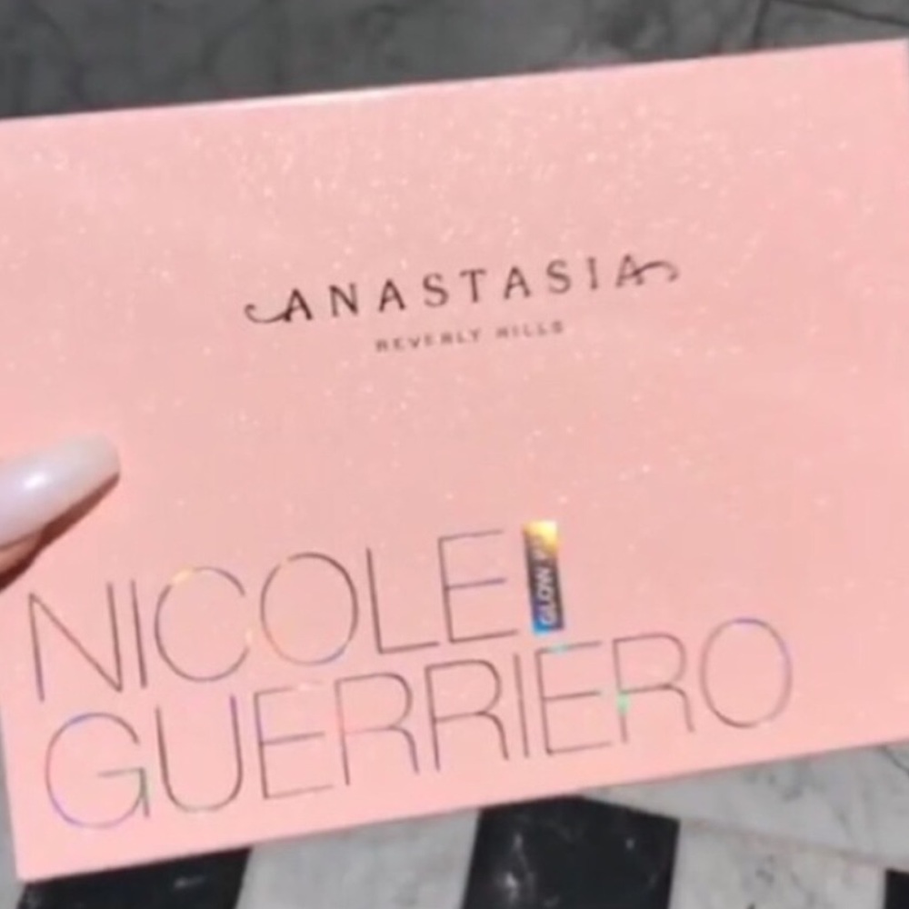 SOLD!!! NICOLE G X ABH glow Kit!! LAST ONE